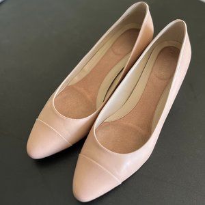 ******** SOLD ******** Cole Haan womens leather heels pumps shoes - size 7.5